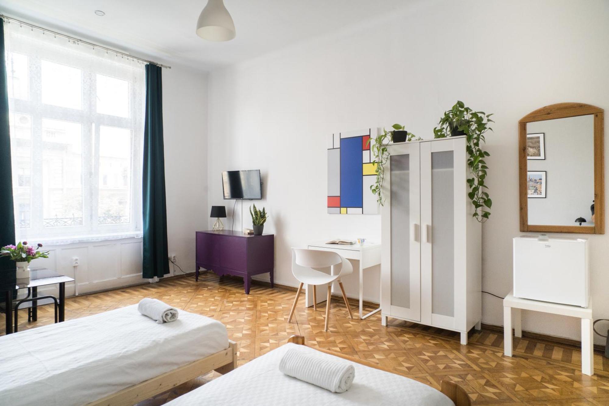 Roller Aparthotel *