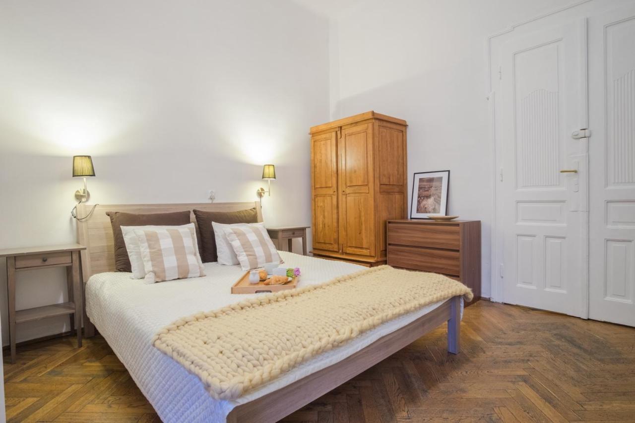 Roller Apartahotel Cracovia