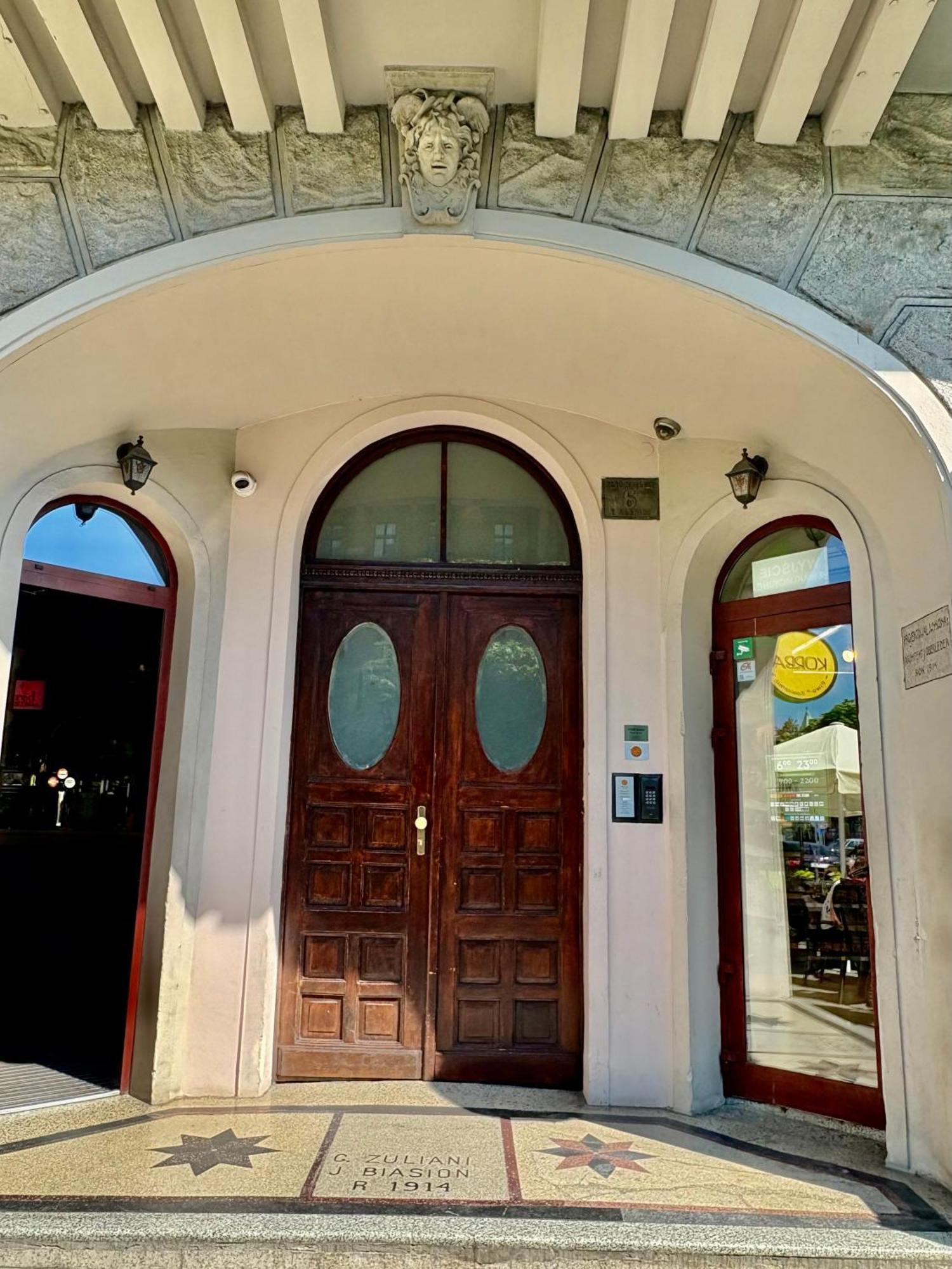 Roller Hotel apartamentowy *